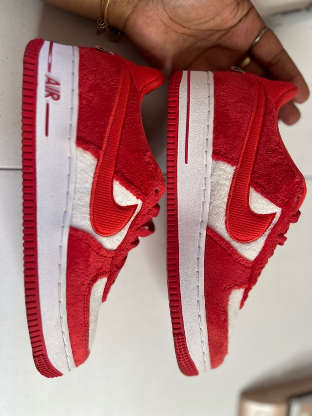 Nike Air Force One Valentine's Day Fleece Teddy Sneakers Fuzzy Size Youth 5 - Picture 2 of 12
